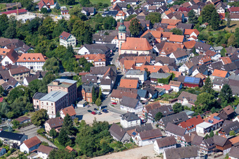 Gebäude des Rathauses der Gemeindeverwaltung Willstätt in Willstätt im Bundesland Baden-Württemberg, Deutschland