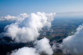 Luftaufnahme von Steinseltz (Elsass) im Bundesland Bas-Rhin, Frankreich