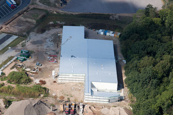 Luftaufnahme von Gewerbegebiet Horst, Fa. Alfa Aesar im Ortsteil Minderslachen in Kandel im Bundesland Rheinland-Pfalz, Deutschland