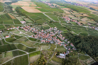 Gleishorbach von Westen in Gleiszellen-Gleishorbach im Bundesland Rheinland-Pfalz, Deutschland