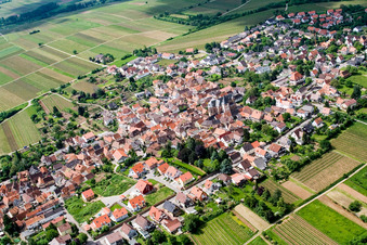 Ortsübersicht aus Nordosten im Ortsteil Arzheim in Landau in der Pfalz im Bundesland Rheinland-Pfalz, Deutschland