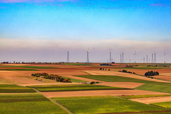 Windpark von Süden in Eppelsheim im Bundesland Rheinland-Pfalz, Deutschland