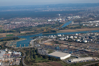 Luftaufnahme von Ortsteil BASF in Ludwigshafen am Rhein im Bundesland Rheinland-Pfalz, Deutschland