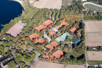 Tennisplatz Sportanlage BASF Tennisclub in Ludwigshafen am Rhein im Ortsteil Friesenheim im Bundesland Rheinland-Pfalz, Deutschland