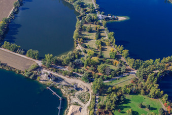 Park zwischen Begütenweiher, Großpartweiher, Kratzscher Weiher und Willersinnweiher im Ortsteil Oppau in Ludwigshafen am Rhein im Bundesland Rheinland-Pfalz, Deutschland