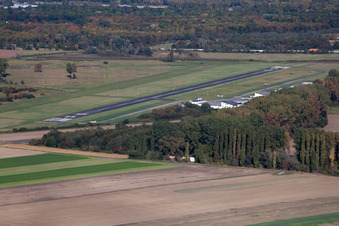Luftbild von Flugplatz in Worms im Bundesland Rheinland-Pfalz, Deutschland