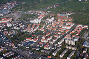 Evang. Krankenhaus im Ortsteil Pfeffingen in Bad Dürkheim im Bundesland Rheinland-Pfalz, Deutschland