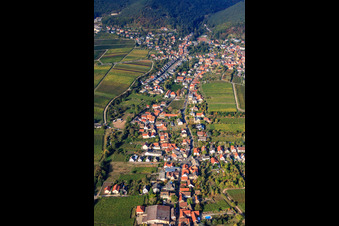 Kurpfalzstraße Loblocher Straße, Hainstr im Ortsteil Mußbach in Neustadt an der Weinstraße im Bundesland Rheinland-Pfalz, Deutschland