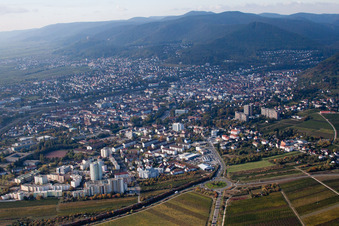 Luftbild von Neustadt an der Weinstraße von Norden im Bundesland Rheinland-Pfalz, Deutschland