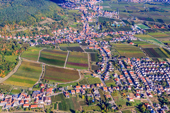 Am Kirschengarten im Ortsteil Hambach an der Weinstraße in Neustadt an der Weinstraße im Bundesland Rheinland-Pfalz, Deutschland