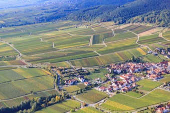 Buparkplatz im Ortsteil SaintMartin in Sankt Martin im Bundesland Rheinland-Pfalz, Deutschland