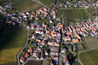 Weinstraße x Hauptstr in Burrweiler im Bundesland Rheinland-Pfalz, Deutschland