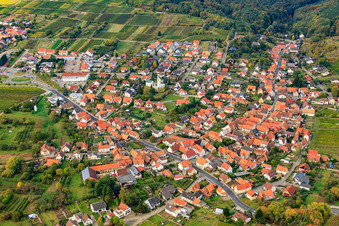 B38 im Ortsteil Rechtenbach in Schweigen-Rechtenbach im Bundesland Rheinland-Pfalz, Deutschland
