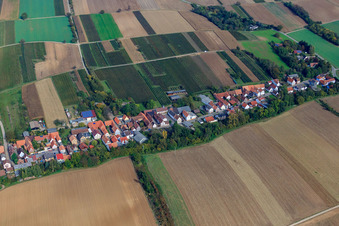Luftaufnahme von Dorfansicht von Südwesten in Vollmersweiler im Bundesland Rheinland-Pfalz, Deutschland