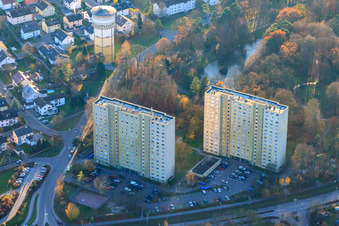Hochhäuser am Wasserturm im Ortsteil Dorschberg in Wörth am Rhein im Bundesland Rheinland-Pfalz, Deutschland