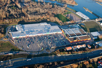 Luftaufnahme von Luitpoldcenter im Ortsteil Maximiliansau in Wörth am Rhein im Bundesland Rheinland-Pfalz, Deutschland