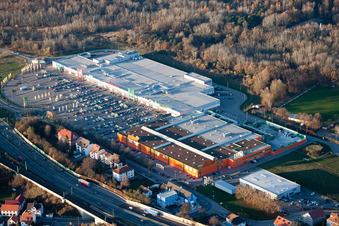 Schrägluftbild von Luitpoldcenter im Ortsteil Maximiliansau in Wörth am Rhein im Bundesland Rheinland-Pfalz, Deutschland