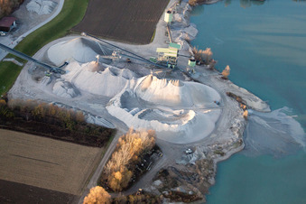Kieswerk der WOLFF & MÜLLER Quarzsande GmbH Werk Hagenbach im Bundesland Rheinland-Pfalz, Deutschland