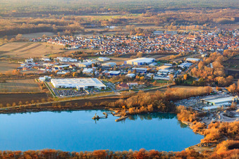 Industriegebiet Hagenbach von Süden im Bundesland Rheinland-Pfalz, Deutschland