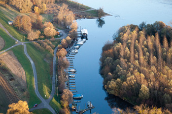 Yachhafen in der Lautermündung zum Rhein in Neuburg am Rhein im Bundesland Rheinland-Pfalz, Deutschland