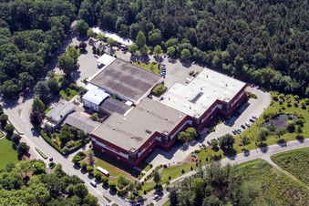 Schrägluftbild von Möbel GILB in Herxheim bei Landau im Bundesland Rheinland-Pfalz, Deutschland