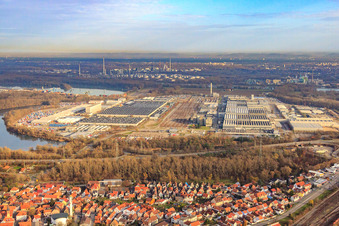 Luftbild von Industriepark Wörth GmbH mit Automobilwerk Mercedes-Benz Werk Wörth der Daimler AG in Wörth am Rhein im Bundesland Rheinland-Pfalz, Deutschland