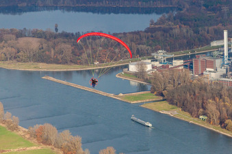 Hafeneinfahrt Karlsruher Rheinhafen im Ortsteil Mühlburg im Bundesland Baden-Württemberg, Deutschland