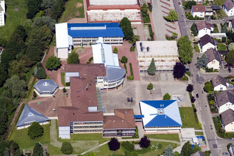 Schulgelände und Gebäudekomplex des Schulzentrum in Herxheim bei Landau (Pfalz) im Bundesland Rheinland-Pfalz, Deutschland