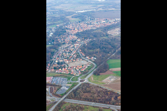 Lauterbourg im Bundesland Bas-Rhin, Frankreich aus der Drohnenperspektive
