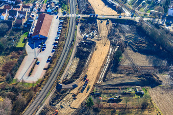 Luftaufnahme von Baustelle am Bahnübergang Ottstr in Wörth am Rhein im Bundesland Rheinland-Pfalz, Deutschland
