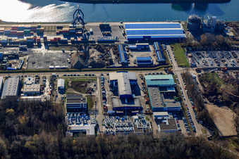 Nordbeckenstraße am Rheinhafen mit CONTARGO und Rhenus Ports im Ortsteil Mühlburg in Karlsruhe im Bundesland Baden-Württemberg, Deutschland