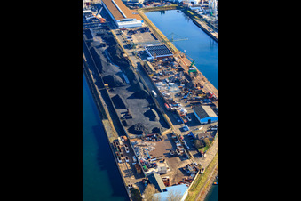 DERICHEBOURG Umwelt an der Hochbahnstraße im Rheinhafen im Ortsteil Mühlburg in Karlsruhe im Bundesland Baden-Württemberg, Deutschland