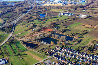 Tennsiplätze am See des Turnverein Knielingen, Tennisabteilung in Karlsruhe im Bundesland Baden-Württemberg, Deutschland