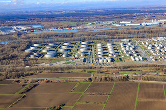 Mineralölraffinerie Oberrhein im Ortsteil Knielingen in Karlsruhe im Bundesland Baden-Württemberg, Deutschland aus der Luft betrachtet