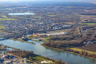 Hafen Maximiliansau am Rhein aus Nordosten in Wörth am Rhein im Bundesland Rheinland-Pfalz, Deutschland