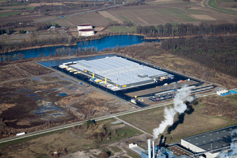 Lagerhallen und Speditionsgebäude Netto Marken-Discount AG & Co. KG -Lager Wörth im Ortsteil Industriegebiet Wörth-Oberwald in Wörth am Rhein im Bundesland Rheinland-Pfalz, Deutschland