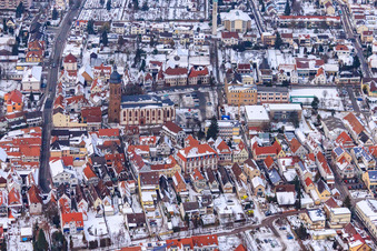 Hauptstraße Im Winter bei Schnee in Kandel im Bundesland Rheinland-Pfalz, Deutschland