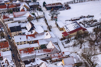 Weingut Nagel bei Schnee in Vollmersweiler im Bundesland Rheinland-Pfalz, Deutschland
