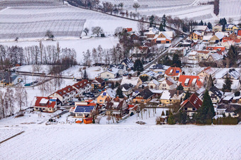 Mühlweg bei Schnee in Dierbach im Bundesland Rheinland-Pfalz, Deutschland