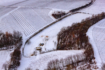Pferdekoppel bei Schnee in Barbelroth im Bundesland Rheinland-Pfalz, Deutschland