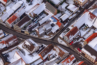 Nachtwächterhaus bei Schnee in Winden im Bundesland Rheinland-Pfalz, Deutschland