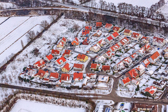 Luftbild von Nachtweide bei Schnee in Winden im Bundesland Rheinland-Pfalz, Deutschland