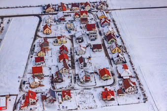Neubaugebiet Brotäcker bei Schnee in Steinweiler im Bundesland Rheinland-Pfalz, Deutschland