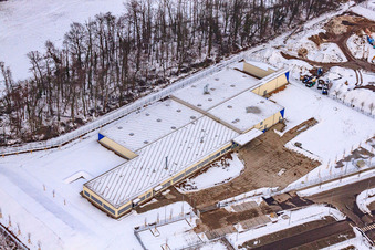 Gewerbegebiet Horst, Fa. Alfa Aesar bei Schnee im Ortsteil Minderslachen in Kandel im Bundesland Rheinland-Pfalz, Deutschland