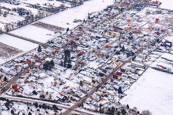 Hubstraße bei Schnee in Kandel im Bundesland Rheinland-Pfalz, Deutschland