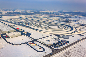 Industriegebiet Oberwald, Daimler LKW-Teststrecke im Winter bei Schnee in Wörth am Rhein im Bundesland Rheinland-Pfalz, Deutschland
