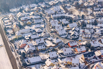 Luftbild von An  Tongruben im Winter bei Schnee in Rheinzabern im Bundesland Rheinland-Pfalz, Deutschland
