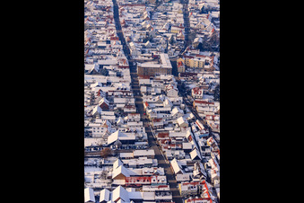 Rheinstraße und Juststraße im Winter bei Schnee in Kandel im Bundesland Rheinland-Pfalz, Deutschland