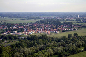 Roppenheim (Elsass) von Nordwesten im Bundesland Bas-Rhin, Frankreich