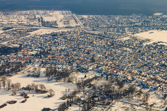 Drohnenbild von Ortsteil Neureut in Karlsruhe im Bundesland Baden-Württemberg, Deutschland